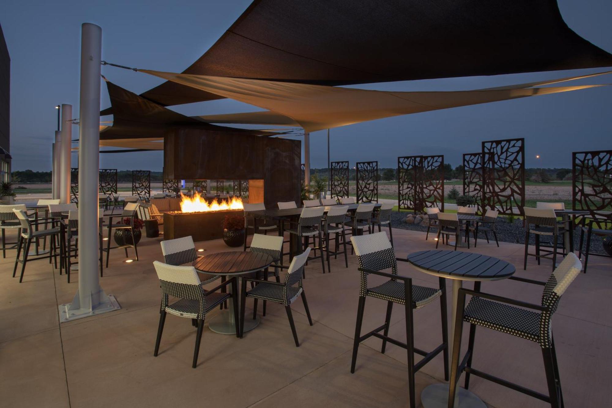 Holiday Inn Express & Suites Sioux City North - Event Center By Ihg Dakota Dunes Екстер'єр фото